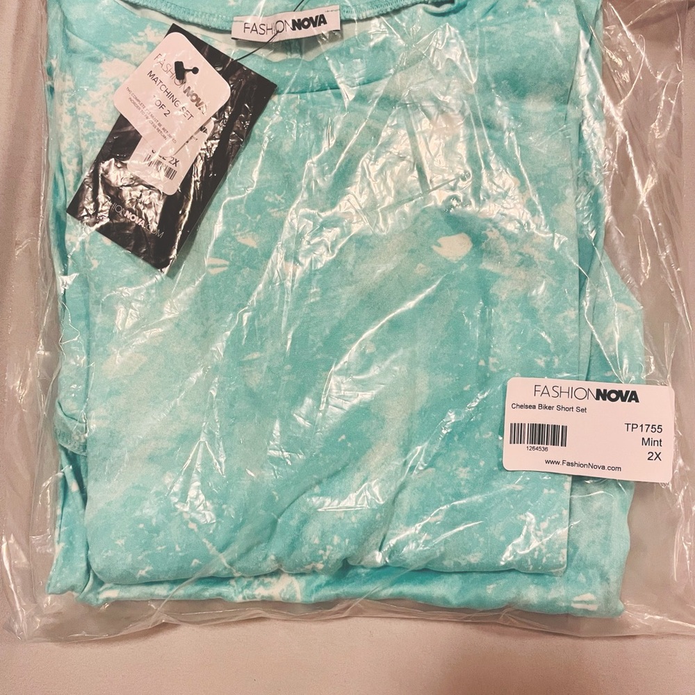 New with tags Chelsea biker shirt set mint color